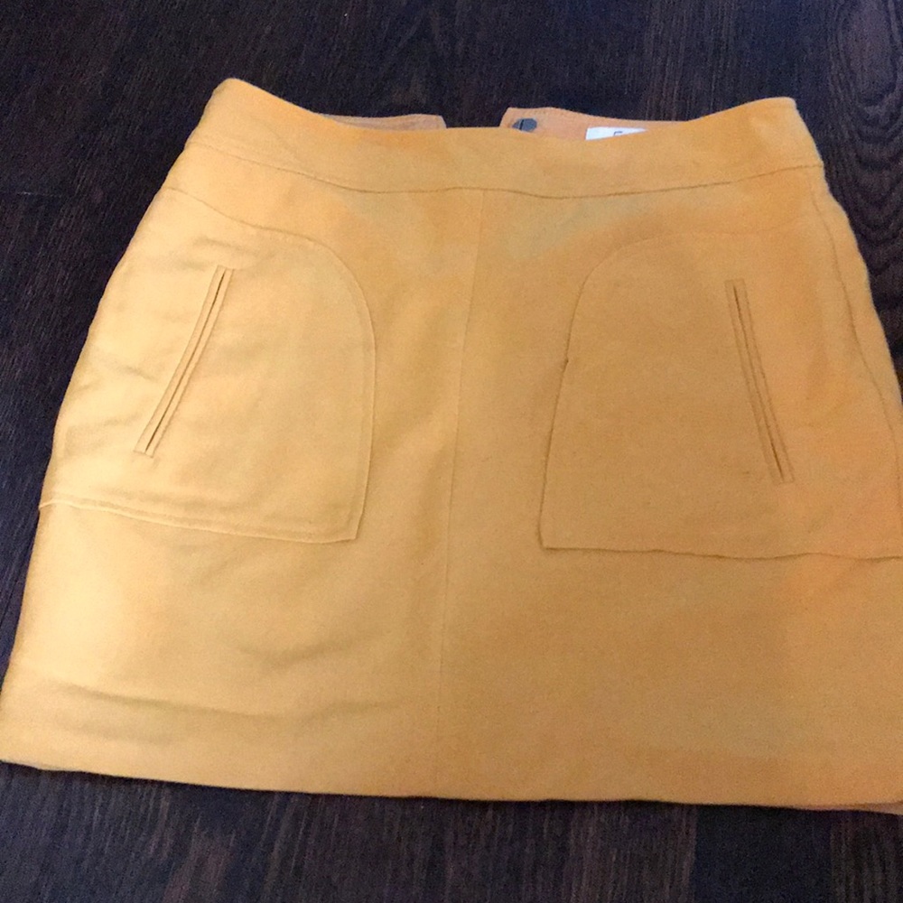 Short skirt size s